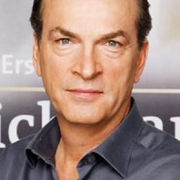 Herbert Knaup 飾演 Johann Wolfgang von Goethe