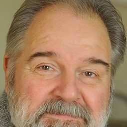 Frank Ridley - 叢林之地演員 飾演Burly Father