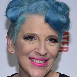 Lisa Lampanelli 飾演 Jane's Mom