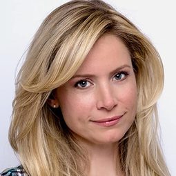 Alana Austin - The Retrievers演員 飾演Liz Lowry