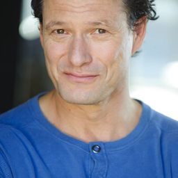 布魯諾·維多尼 飾演 Morris