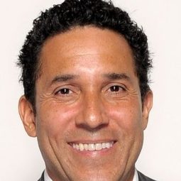 奧斯卡魯尼茲 - 狂奔向聖誕演員 飾演Conrad Harf