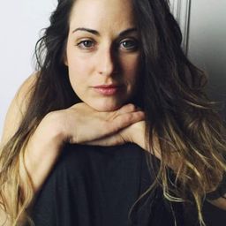 Zsanna Éry-Kovács 飾演 Szilágyi