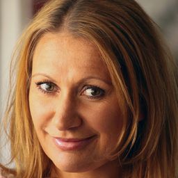 Angelika Niedetzky 飾演 