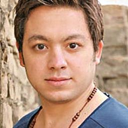 Hassan El Kholaey - 兄弟冇有怕演員 飾演حسن الخلعي