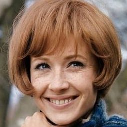 Marlène Jobert 飾演 Nadia