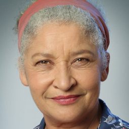 茱·范莫奇 - 醇愛戀曲演員 飾演Mama'Wam