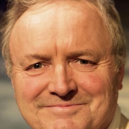 Michael James Ford 飾演 Lawrence Langner