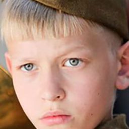 Aleksei Kopashov - 最後的前線演員 飾演Simonov