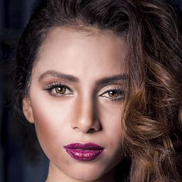 Tooba Siddiqui 飾演 Natasha