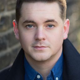 Sean Verey 飾演 Josh