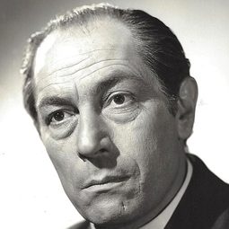 Frank Puglia - In Name Only演員 飾演Manager of Tony's Cafe (uncredited)