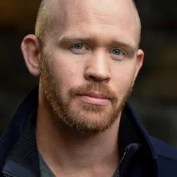 Alex Morf 飾演 Al Bentwaithe