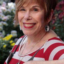 蒙娜·馬修 - 寵物當家演員 飾演Additional Voices (voice)