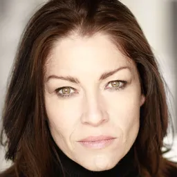 麗茲·梅·布萊斯 - 生化危機之變種生還者演員 飾演Medic