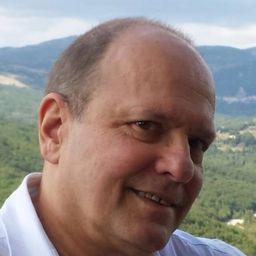 Edoardo Sala 飾演 Mazzanti