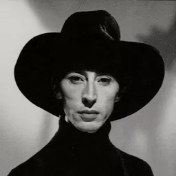 Murray Melvin 飾演 Self