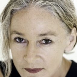 Martina Spitzer - 富豪遊戲演員 飾演Claudia Hessing