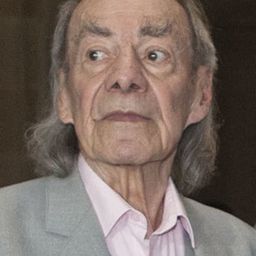 Manuel 'Loco' Valdés 飾演 