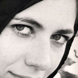 Monique Messine - Who Works Is Lost演員 飾演La Modella (uncredited)