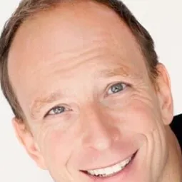 Alex Ivanovici 飾演 Ephor #2