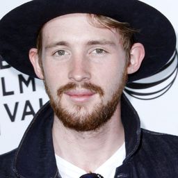 山姆·倫奇 - 莎賓娜卡本特：無厘頭聖誕導演