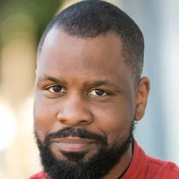 Bechir Sylvain 飾演 LeClerc