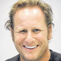 葛拉羅多·奧利佛 - 加泰獨立面面觀導演