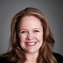 Sarah Valentine - WHINA演員 飾演Elaine