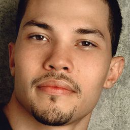 柯瑞·費南德茲 飾演 Randy