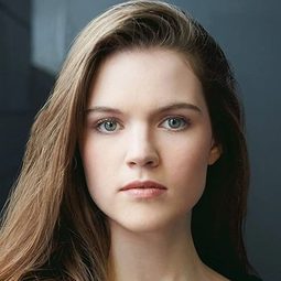 Anwen O'Driscoll 飾演 Lindsay