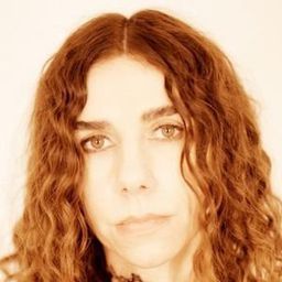 PJ Harvey 飾演 Herself