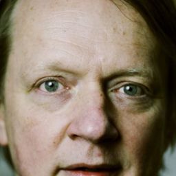 Ralf Knicker 飾演 Sebastian