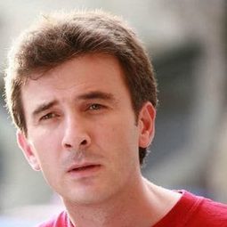 Valentino Picone 飾演 Valentino "Vale"