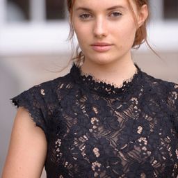 Laura Beverley - 無限演員 飾演Tech H