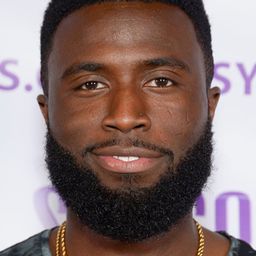 伊蘭·諾埃爾 飾演 Dmitri Cimber