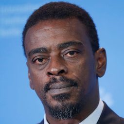 索·豪黑 飾演 Edson