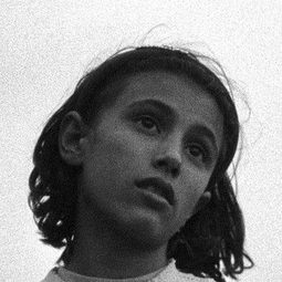 Havva Saglam - The Small Town演員 飾演Asiye