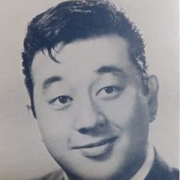 平凡太郎 飾演 