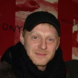 塞薩里·盧卡舍維茨 飾演 Blacksmith Michał