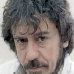 Fernando Conde 飾演 Rafael