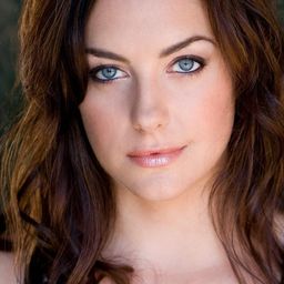 Aileen Burdock 飾演 Waitress