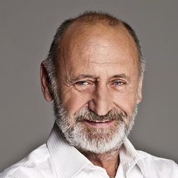 Reviczky Gábor - Glass Tiger 3演員 飾演Gaben