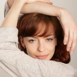 Ekaterina Krysanova 飾演 Couple in Red