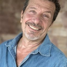 Gaspare Giombini - 外出假演員 飾演Barista