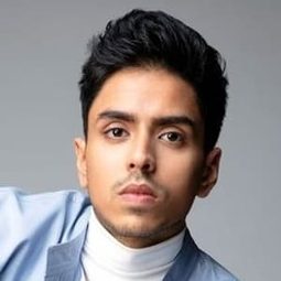 阿達什·古拉夫 飾演 Maruti 'Aala Flowpara' Kadam