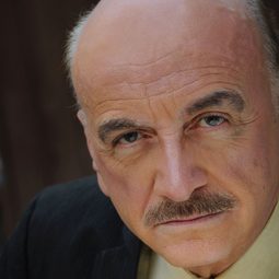 Ruben Rabasa - Guaguasi演員 飾演Padre Sagredo