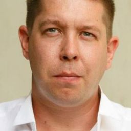 Ivan Mokhovikov 飾演 Bursak Khalyava