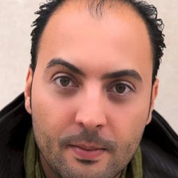 Chiqui Maya - 神聖足球隊演員 飾演Padre Grabiel