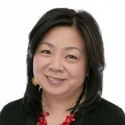 頓宮 恭子 飾演 Atenas